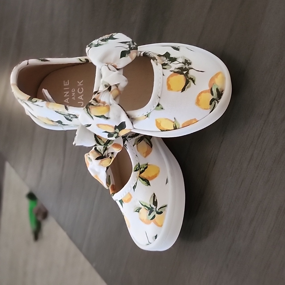 Janie and Jack LEMON BOW SNEAKERS